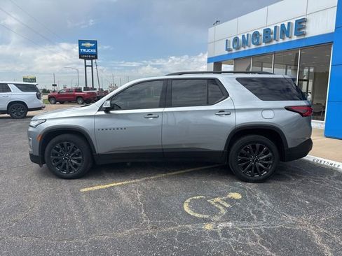 Used 2023 Chevrolet Traverse RS image 4