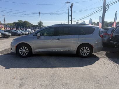 Used 2019 Chrysler Pacifica Touring-L
