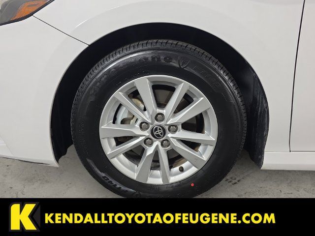 Used 2025 Toyota Camry LE FWD image 9