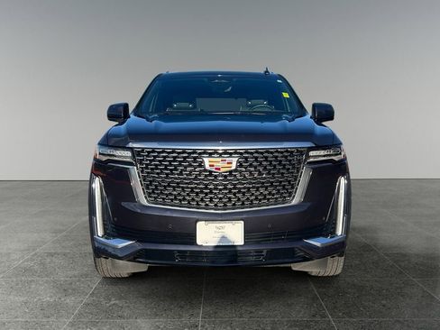 Used 2024 Cadillac Escalade Premium Luxury AWD/4WD image 3