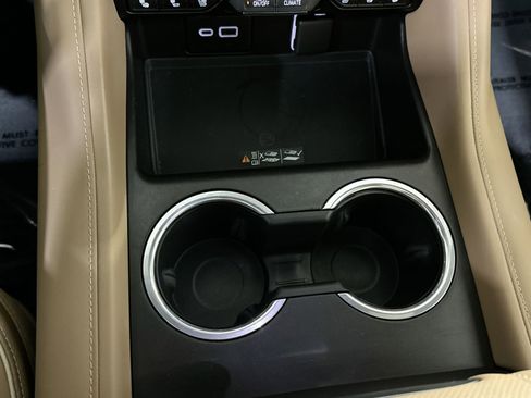 Used 2021 Chevrolet Tahoe Premier w/ Premium Package image 28