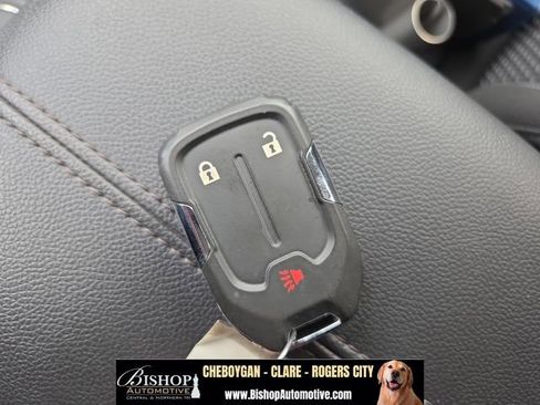 Used 2024 GMC Terrain SLE w/ LPO, Floor Liner Package FWD image 23