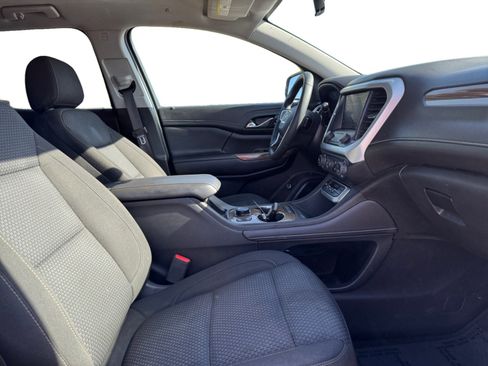 Used 2022 GMC Acadia SLE w/ Driver Convenience Package FWD image 17