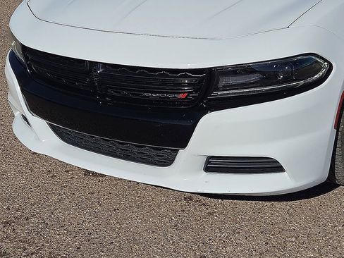 Used 2019 Dodge Charger SXT image 10