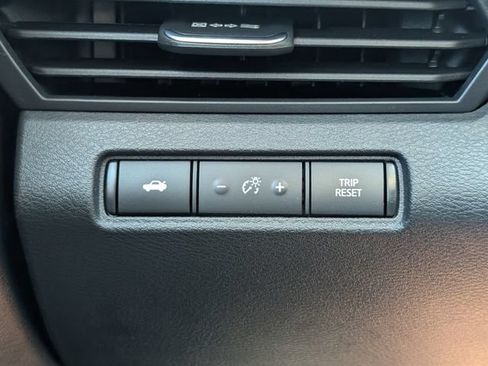 Used 2025 Nissan Altima 2.5 SR FWD image 22