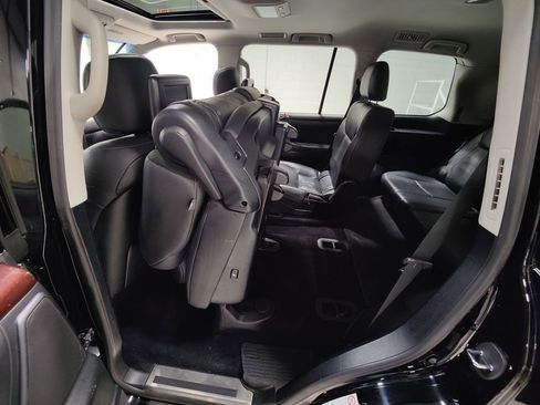 Used 2015 Lexus LX 570 4WD w/ Luxury Package image 52