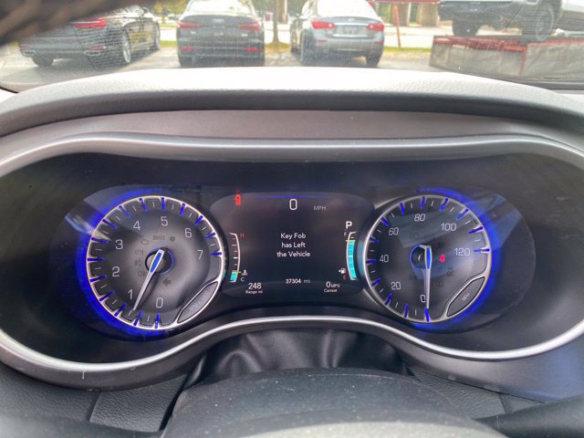 Used 2024 Chrysler Pacifica Touring-L FWD image 20
