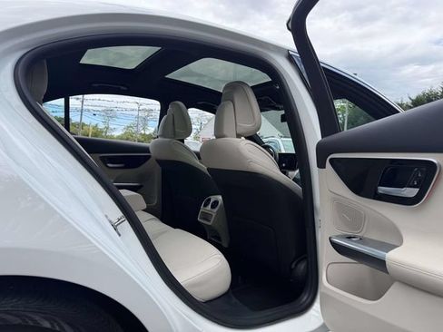 Used 2025 Mercedes-Benz C 300 4MATIC Sedan image 14