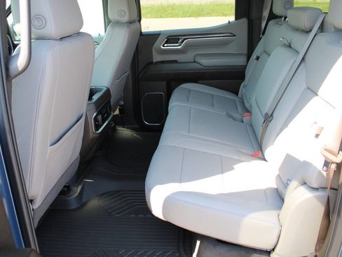 Used 2024 Chevrolet Silverado 1500 LTZ AWD/4WD image 10