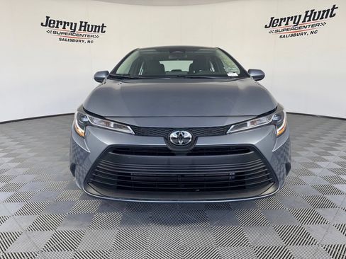 Used 2026 Toyota Corolla LE FWD image 5