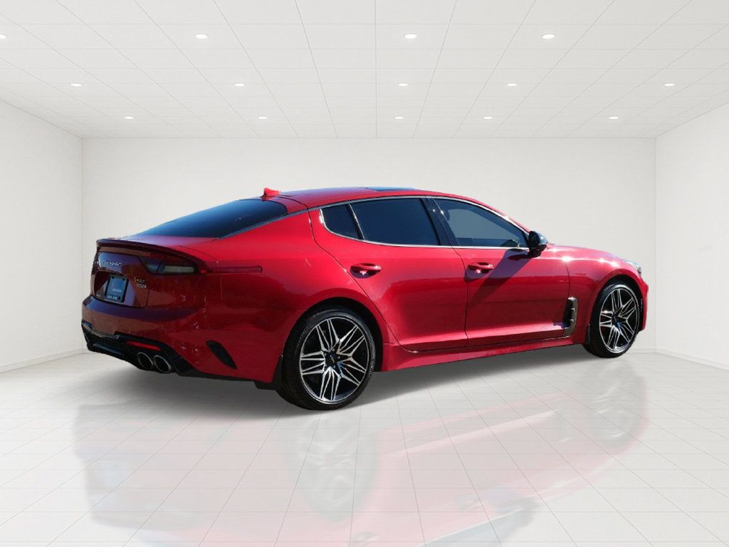 Used 2022 Kia Stinger GT2 AWD/4WD image 6