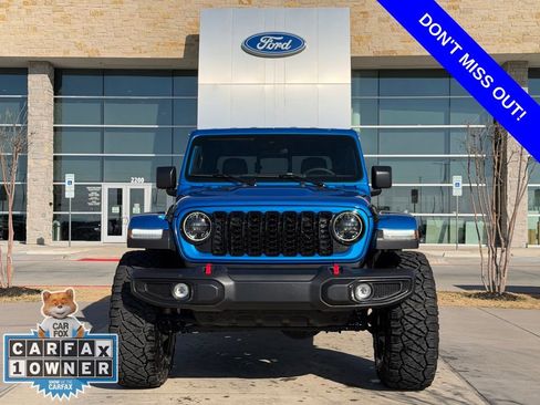 Used 2025 Jeep Gladiator Rubicon w/ Convenience Group image 2
