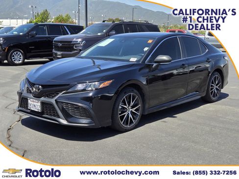Used 2024 Toyota Camry SE w/ Blackout Package (TMS) FWD image 3
