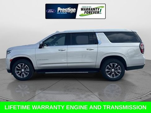 Used 2021 Chevrolet Suburban LT w/ LT Signature Package RWD image 7