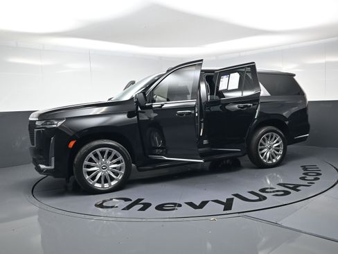 Used 2021 Cadillac Escalade Premium Luxury image 22