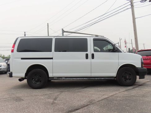 Used 2019 GMC Savana 2500 w/ Driver Convenience Package RWD image 6