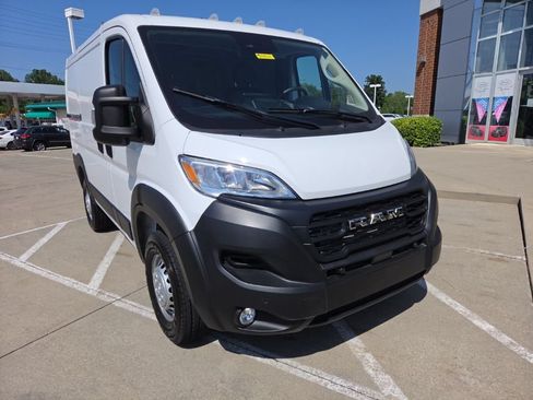 Used 2025 RAM ProMaster 1500 w/ Premium Convenience Group FWD image 3