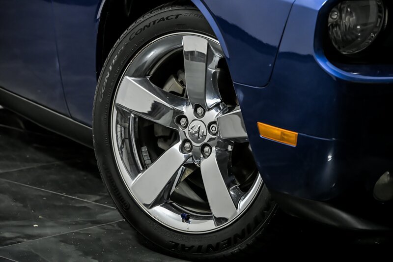 Used 2010 Dodge Challenger R/T w/ Sound Group RWD image 3