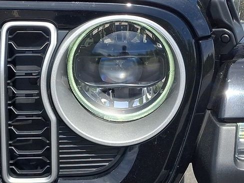 Used 2025 Jeep Wrangler Unlimited Sahara w/ Safety Group AWD/4WD image 9
