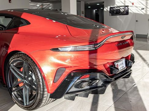 Used 2025 Aston Martin V8 Vantage Coupe image 14