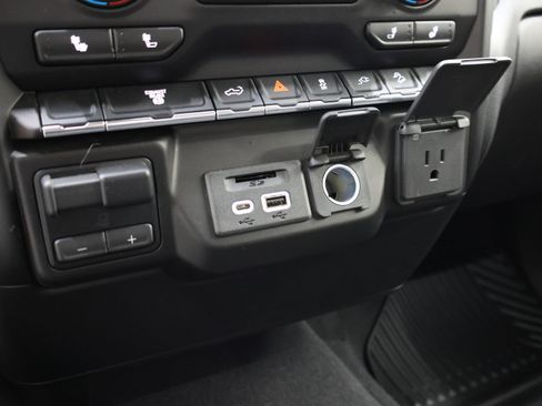 Used 2020 Chevrolet Silverado 2500 LTZ w/ Z71 Off-Road Package AWD/4WD image 47