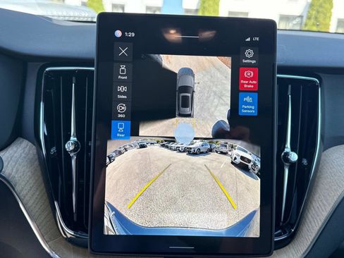 New 2026 Volvo XC60 B5 Plus w/ Climate Package image 23