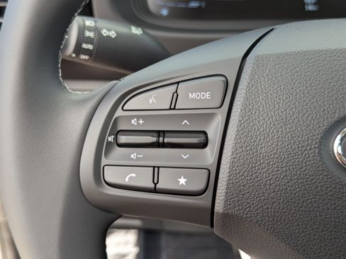 New 2026 Hyundai Venue SEL FWD image 31