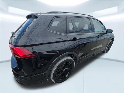 Used 2023 Volkswagen Tiguan SE R-Line FWD image 2
