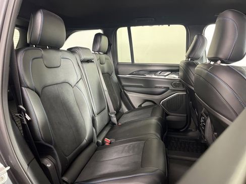 Used 2023 Jeep Grand Cherokee Trailhawk w/ Luxury Tech Group III image 33