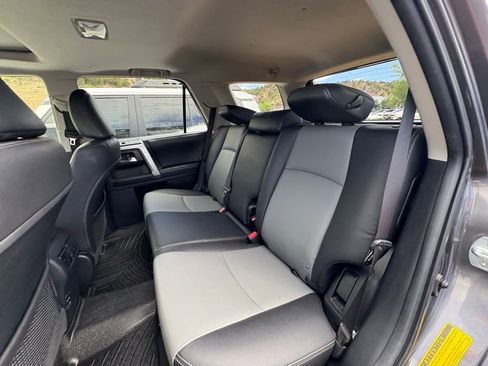 Used 2018 Toyota 4Runner SR5 Premium AWD/4WD image 29