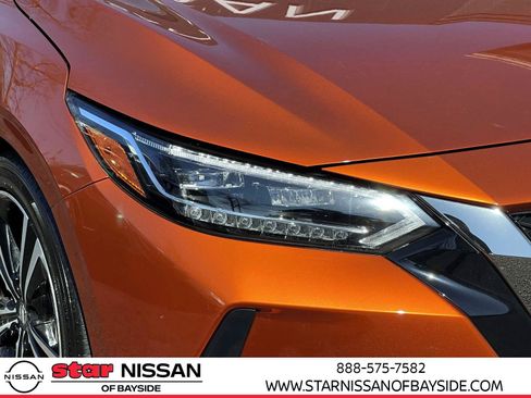 Used 2022 Nissan Sentra SR w/ SR Premium Package image 9