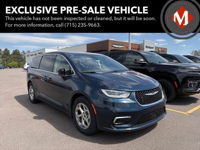 Used 2024 Chrysler Pacifica Limited