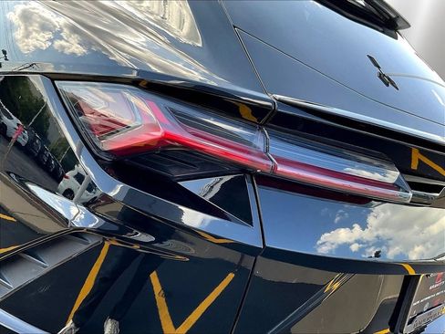 Used 2022 Lamborghini Urus AWD/4WD image 22