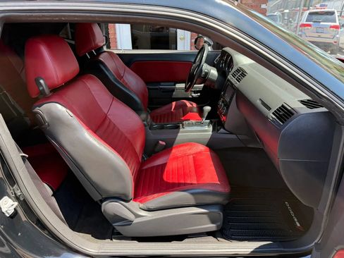 Used 2012 Dodge Challenger SXT RWD image 23