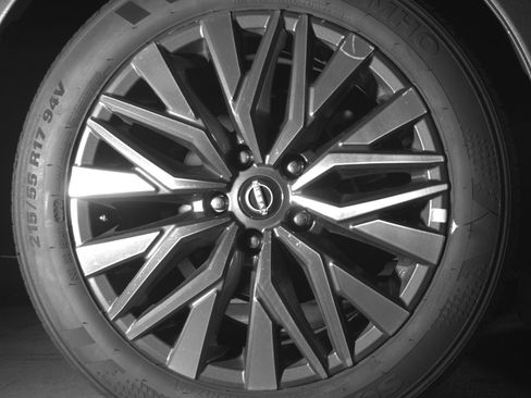 Used 2025 Nissan Altima 2.5 SV FWD image 15