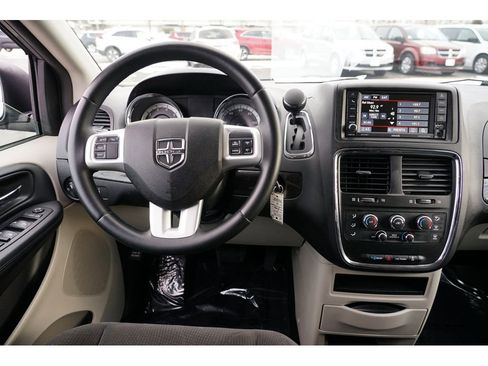 Used 2017 Dodge Grand Caravan SE w/ Power Window Group image 19