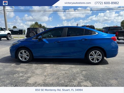 Used 2017 Chevrolet Cruze LT FWD image 6