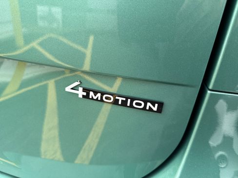New 2025 Volkswagen ID. Buzz 1st Edition AWD/4WD image 8