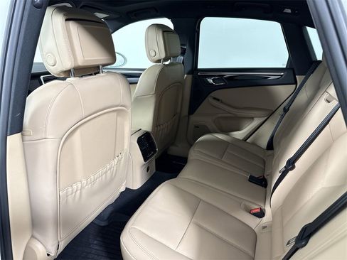 Certified 2025 Porsche Macan image 26