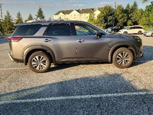 Used 2023 Nissan Pathfinder SL w/ Lighting Package (N92) AWD/4WD image 6