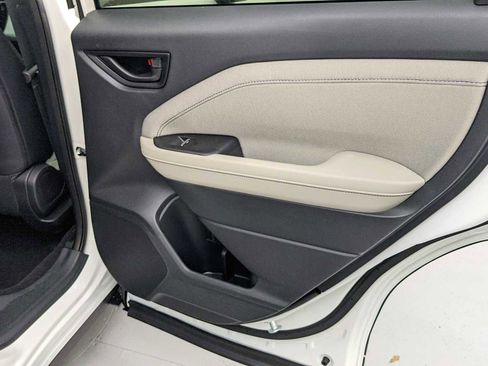 New 2026 Subaru Forester Premium image 32