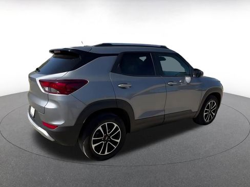 Used 2025 Chevrolet TrailBlazer LT FWD image 14