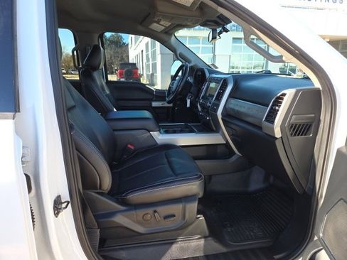 Used 2021 Ford F250 Lariat w/ Chrome Package image 12