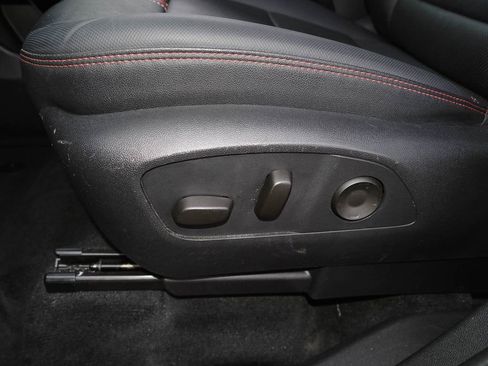 Used 2024 Chevrolet Traverse RS image 26