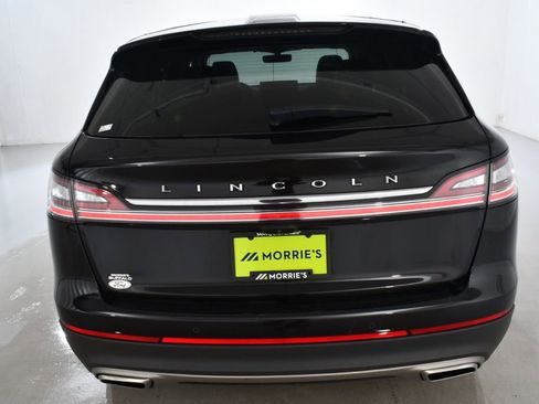 Used 2022 Lincoln Nautilus Reserve image 13