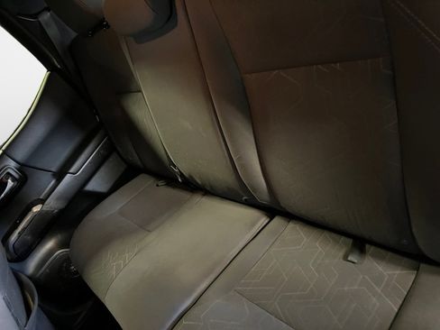 Used 2017 Toyota Tacoma TRD Sport image 15