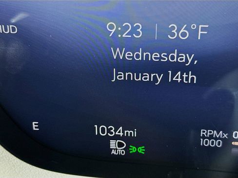 Used 2025 Buick Enclave Avenir w/ Super Cruise Package image 12