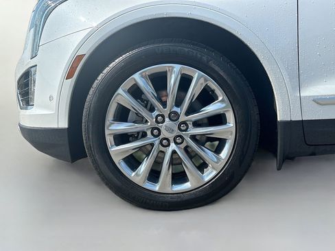 Used 2017 Cadillac XT5 Platinum w/ Driver Assist Package AWD/4WD image 12