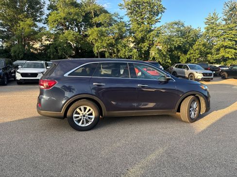 Used 2019 Kia Sorento FWD V6 image 26