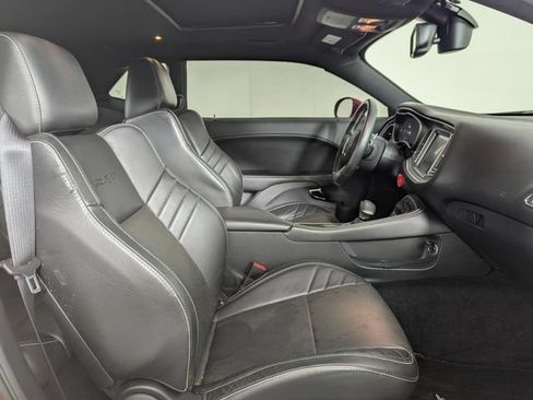 Used 2016 Dodge Challenger SRT Hellcat RWD image 19